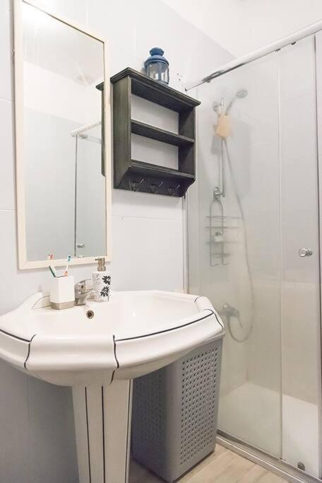 The Oasis One Spacious Apartment In Sevilla Ngoại thất bức ảnh